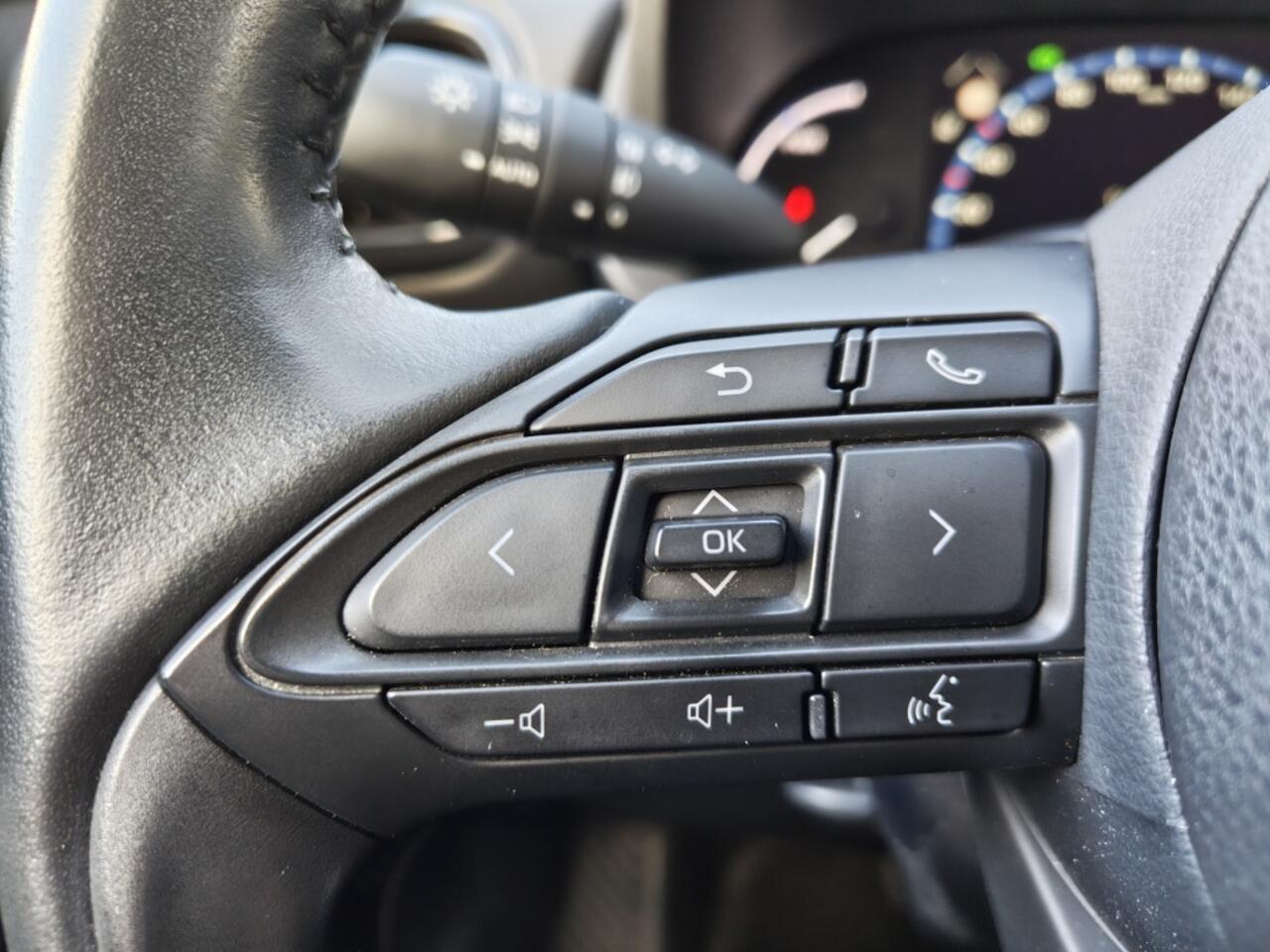 Toyota YARIS Cross 1.5 Hybrid 115 Dynamic | Trekhaak | Sensoren v/a | Navi | Androi