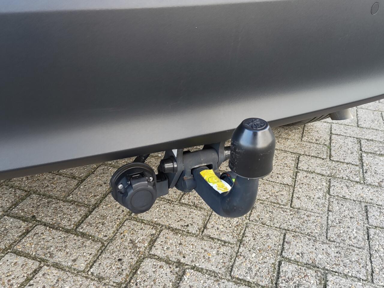 Toyota YARIS Cross 1.5 Hybrid 115 Dynamic | Trekhaak | Sensoren v/a | Navi | Androi