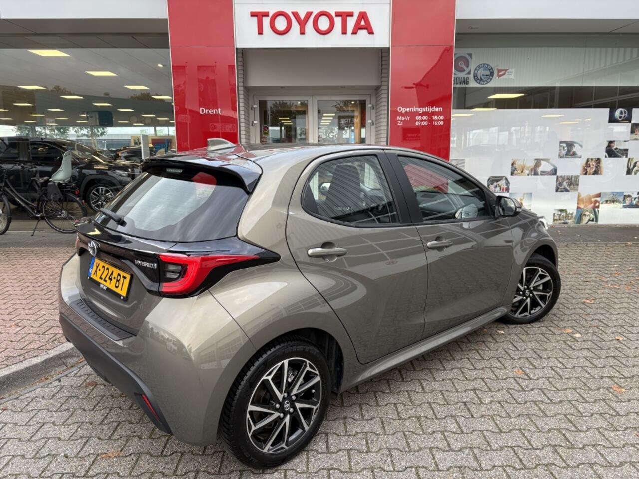 Toyota YARIS 1.5 Hybrid Dynamic | All season | Apple CarPlay/Android auto |