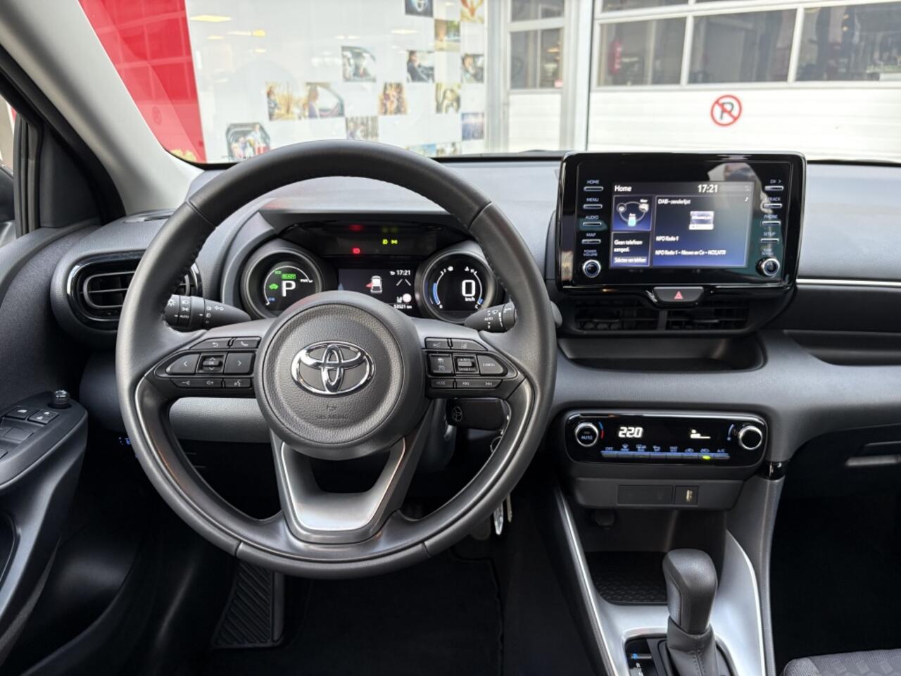 Toyota YARIS 1.5 Hybrid Dynamic | All season | Apple CarPlay/Android auto |