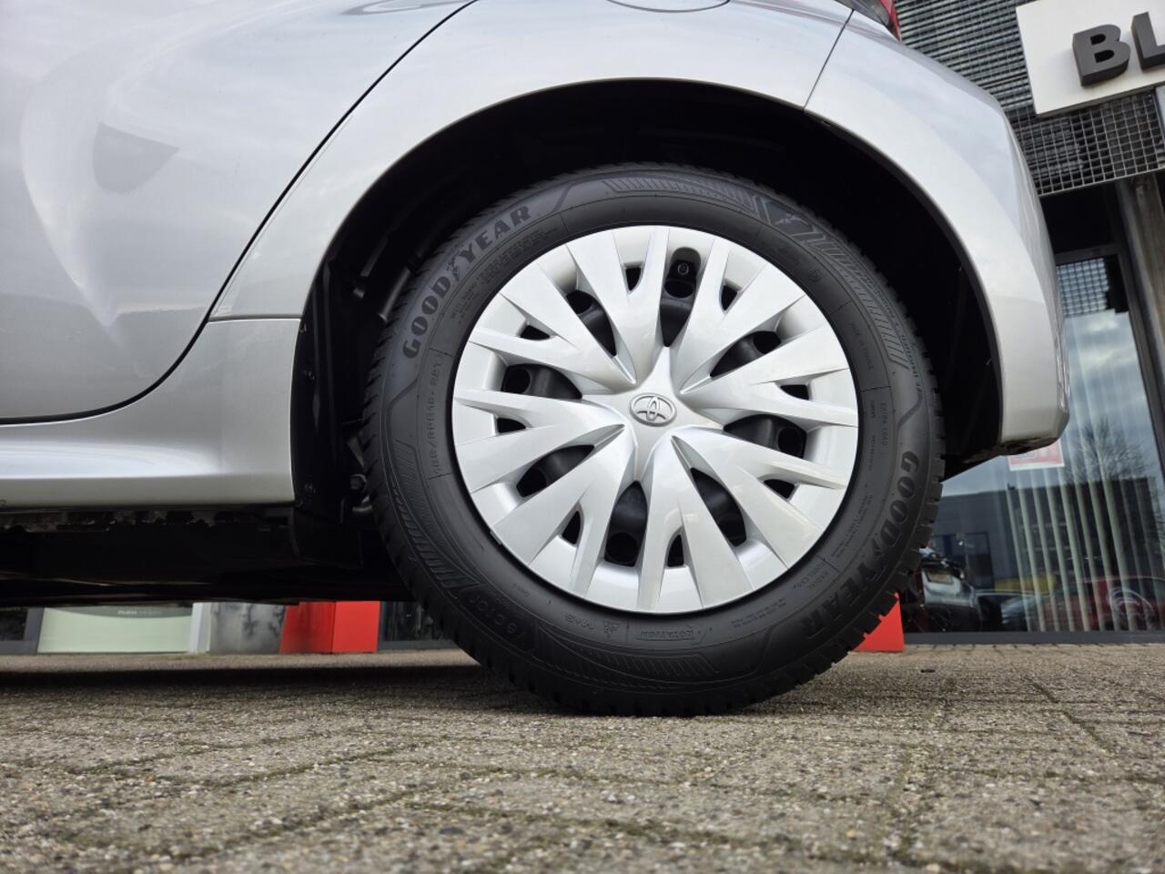 Toyota YARIS 1.5 125pk VVT-i Active | Airco | Cruise Adept. | CDV