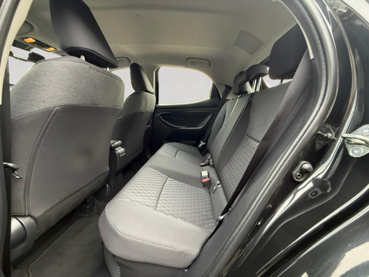 Toyota YARIS 1.5 Hybrid Business