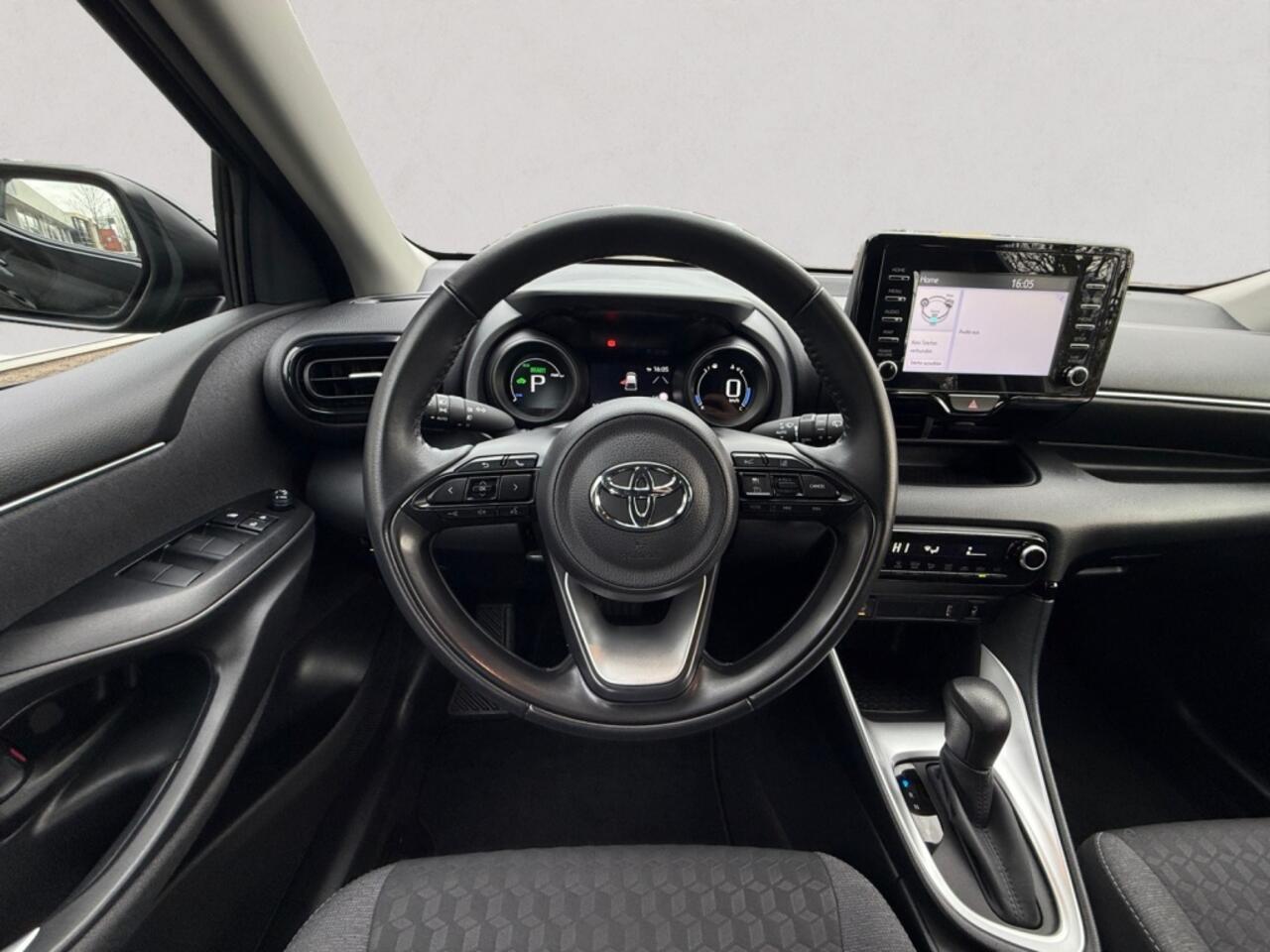 Toyota YARIS 1.5 Hybrid Business