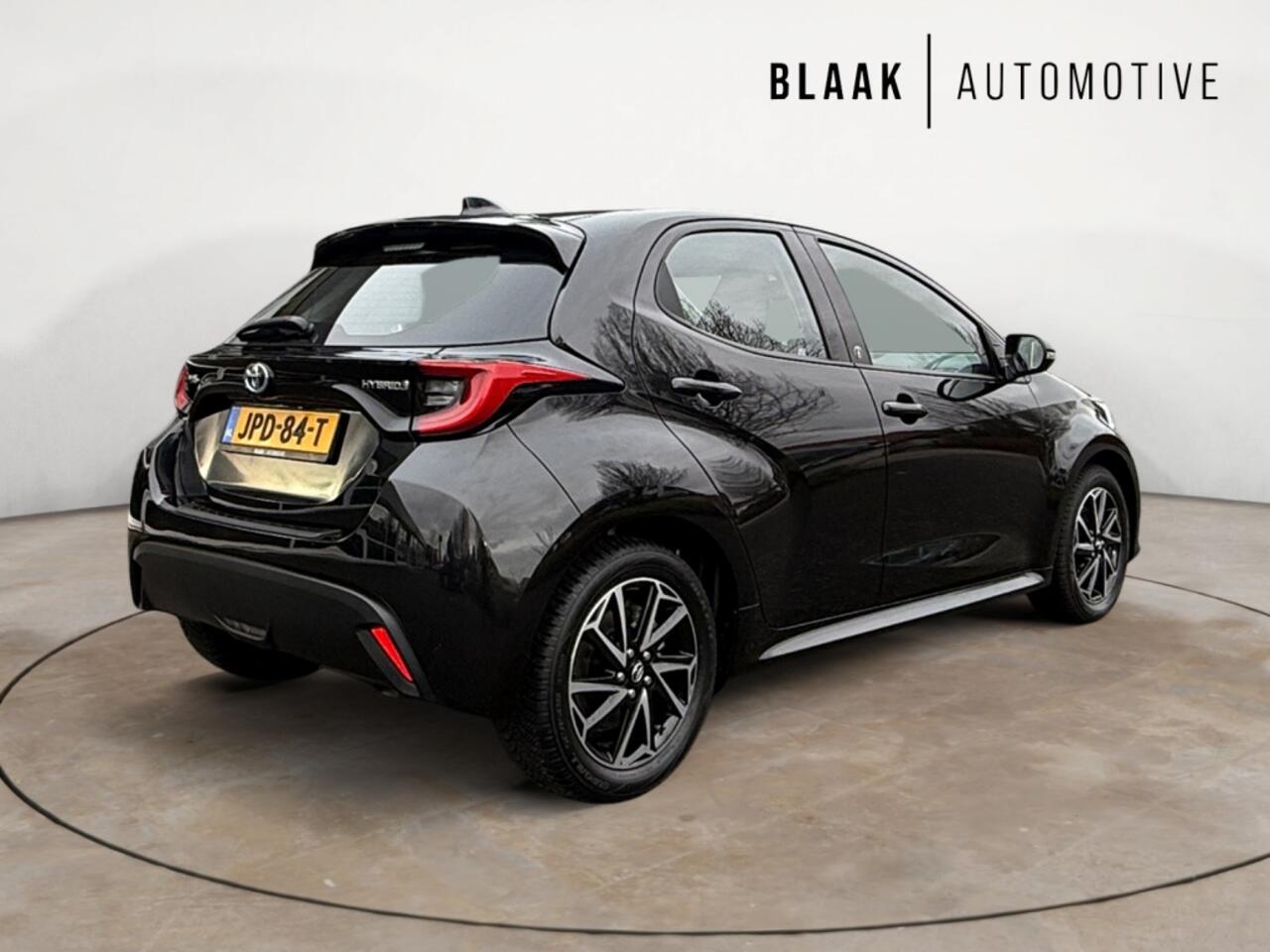 Toyota YARIS 1.5 Hybrid Business