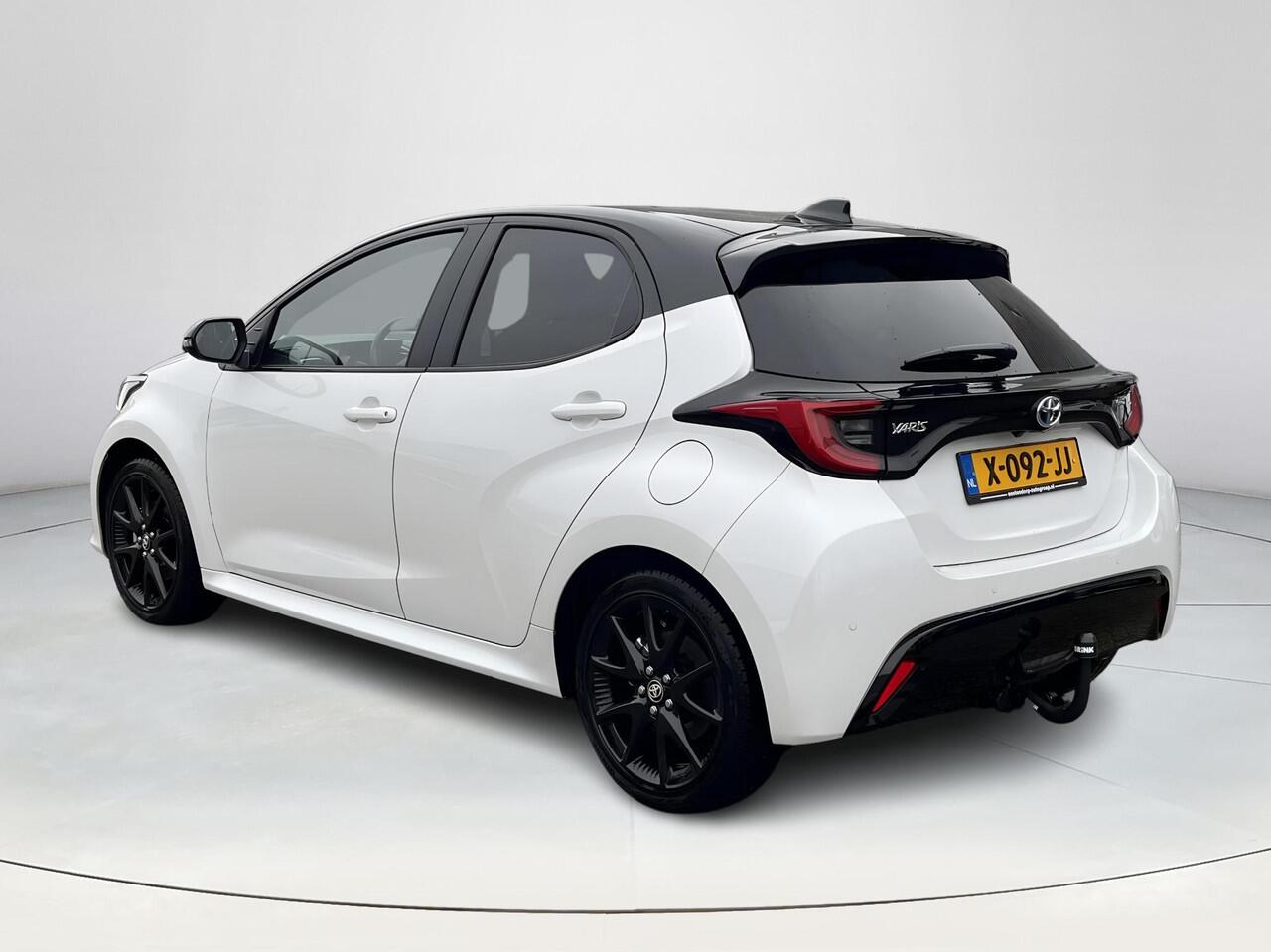 Toyota YARIS 1.5 Hybrid Executive Bi-tone