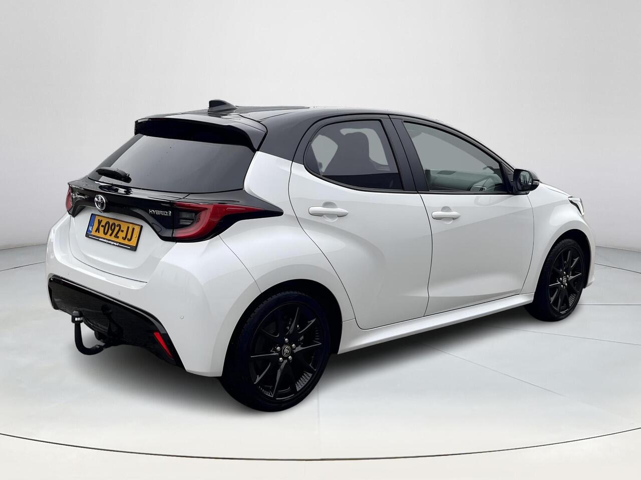 Toyota YARIS 1.5 Hybrid Executive Bi-tone