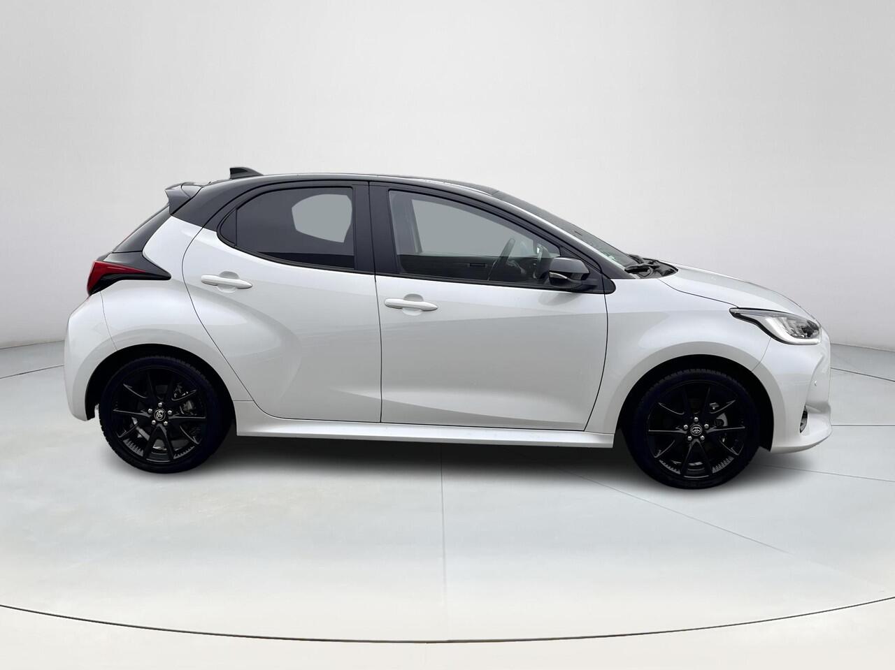 Toyota YARIS 1.5 Hybrid Executive Bi-tone