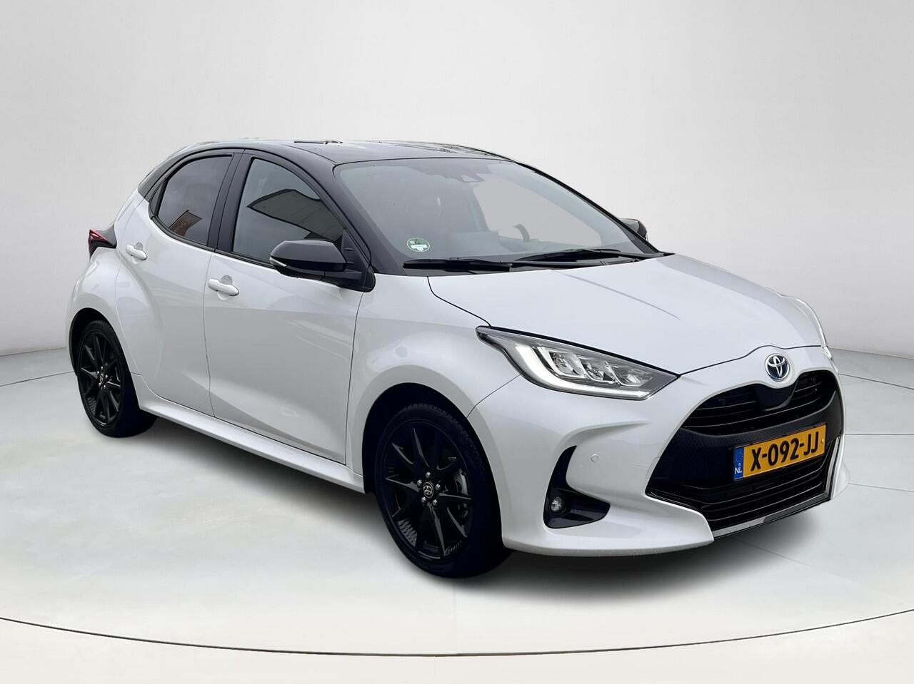 Toyota YARIS 1.5 Hybrid Executive Bi-tone