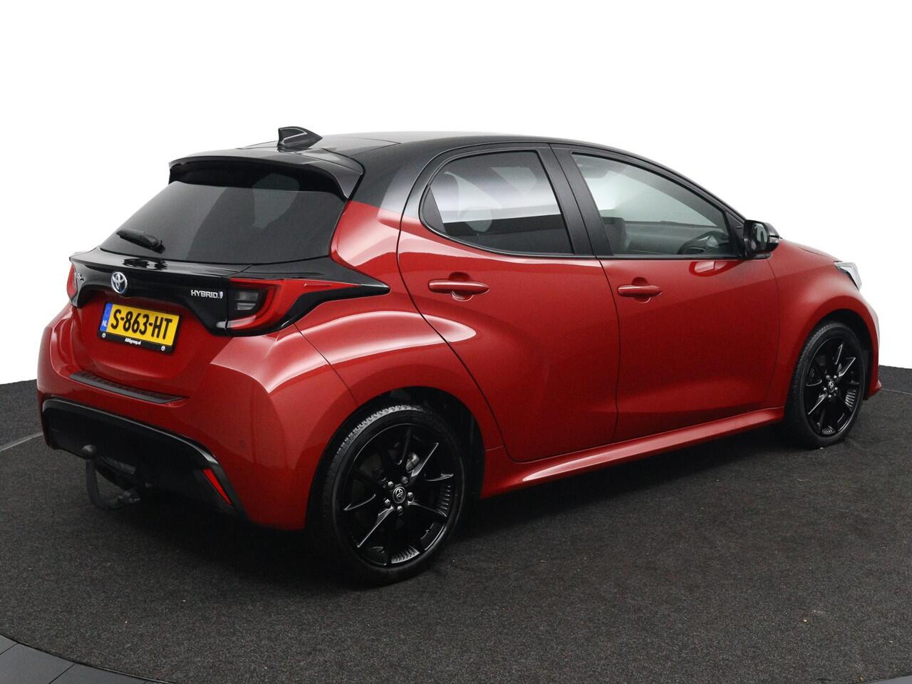 Toyota YARIS 1.5 Hybrid Executive | Panoramadak | JBL Audio | Trekhaak | Parkeersensoren Rondom | Grootscherm Navigatie | Origineel NL |