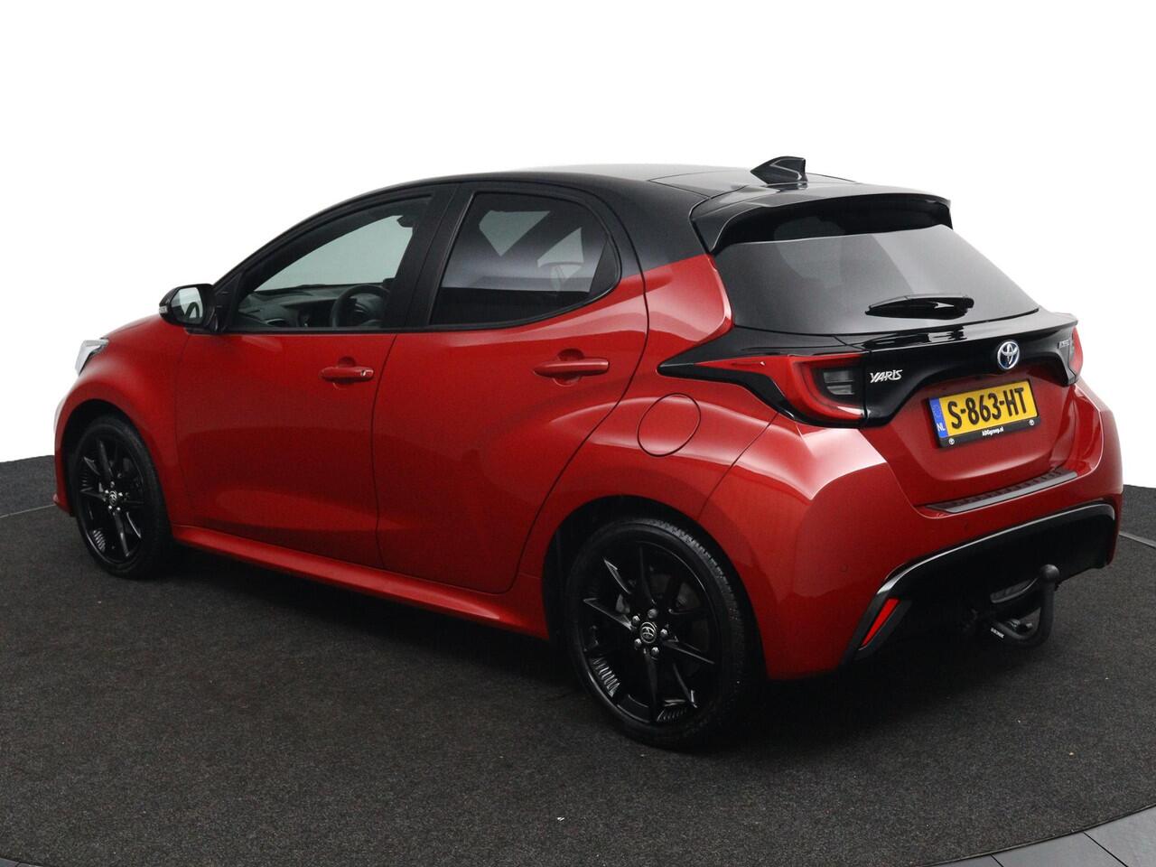 Toyota YARIS 1.5 Hybrid Executive | Panoramadak | JBL Audio | Trekhaak | Parkeersensoren Rondom | Grootscherm Navigatie | Origineel NL |