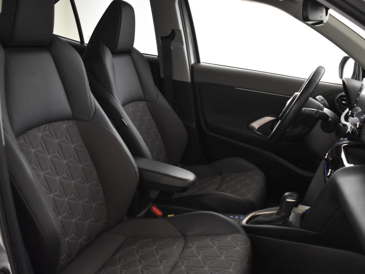 Toyota YARIS Cross 1.5 Hybrid Executive | PDC V+A | BSM | 360 Camera