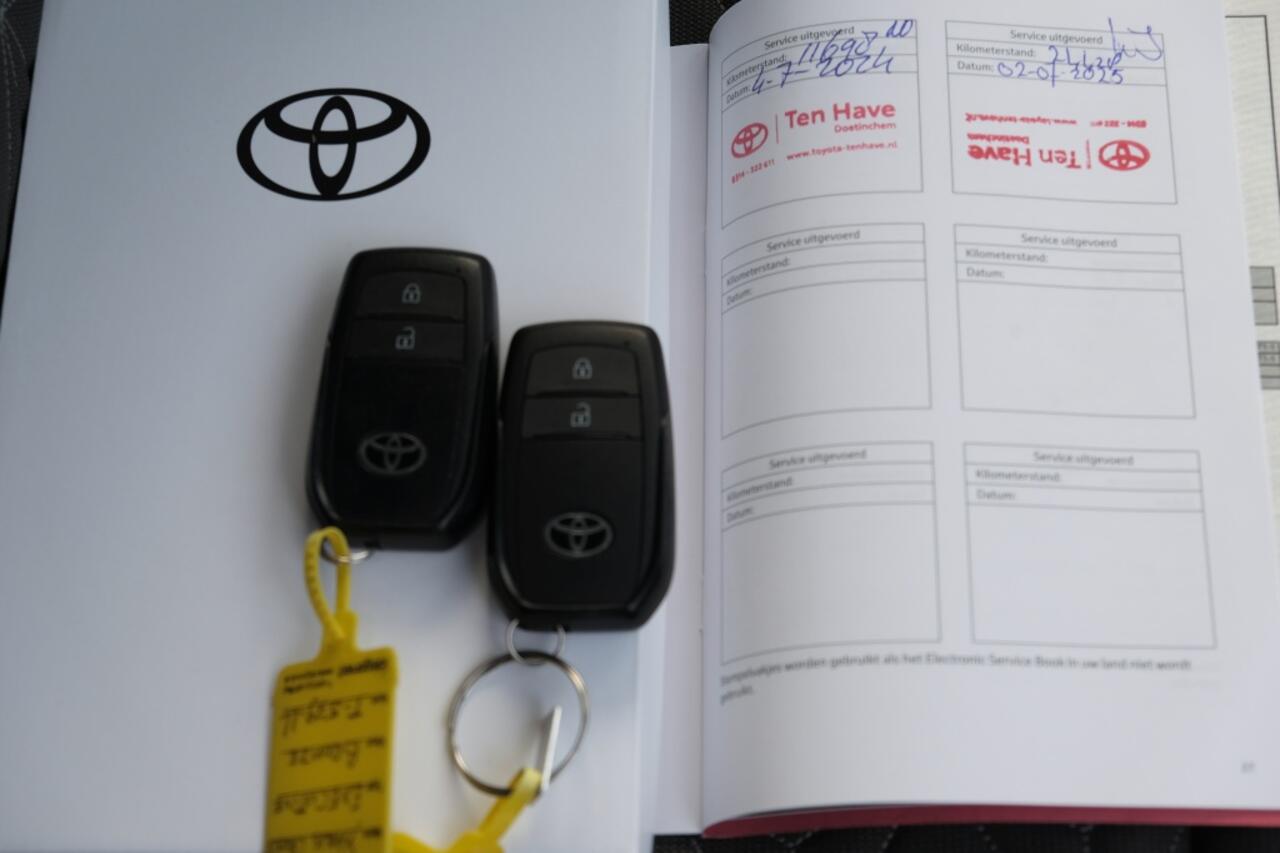 Toyota YARIS Cross 1.5 Hybrid Executive Automaat | Intelligente parkeersensoren voo