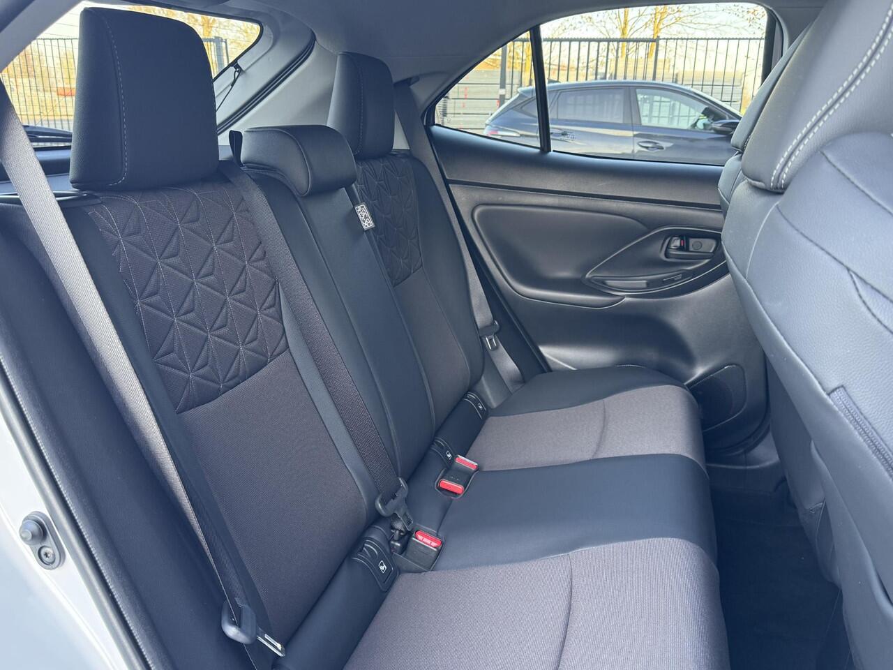 Toyota YARIS CROSS 1.5 HYBRID EXECUTIVE I AUTOMAAT I P-CAMERA I APPLE CARPLAY I CLIMATE CONTROL