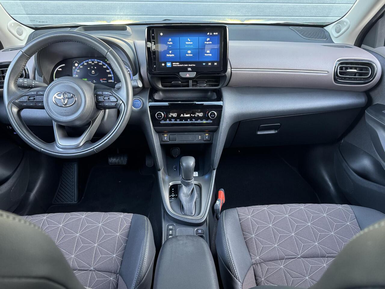 Toyota YARIS CROSS 1.5 HYBRID EXECUTIVE I AUTOMAAT I P-CAMERA I APPLE CARPLAY I CLIMATE CONTROL