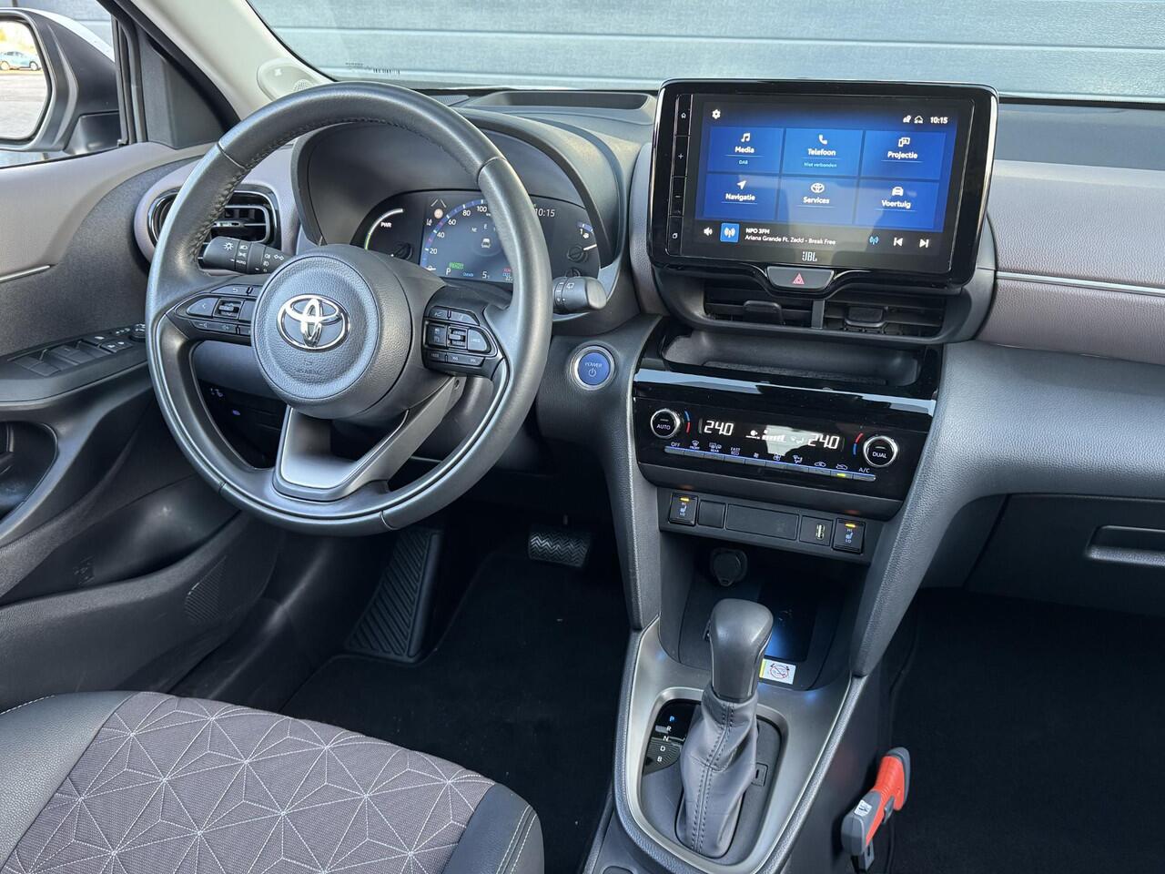 Toyota YARIS CROSS 1.5 HYBRID EXECUTIVE I AUTOMAAT I P-CAMERA I APPLE CARPLAY I CLIMATE CONTROL