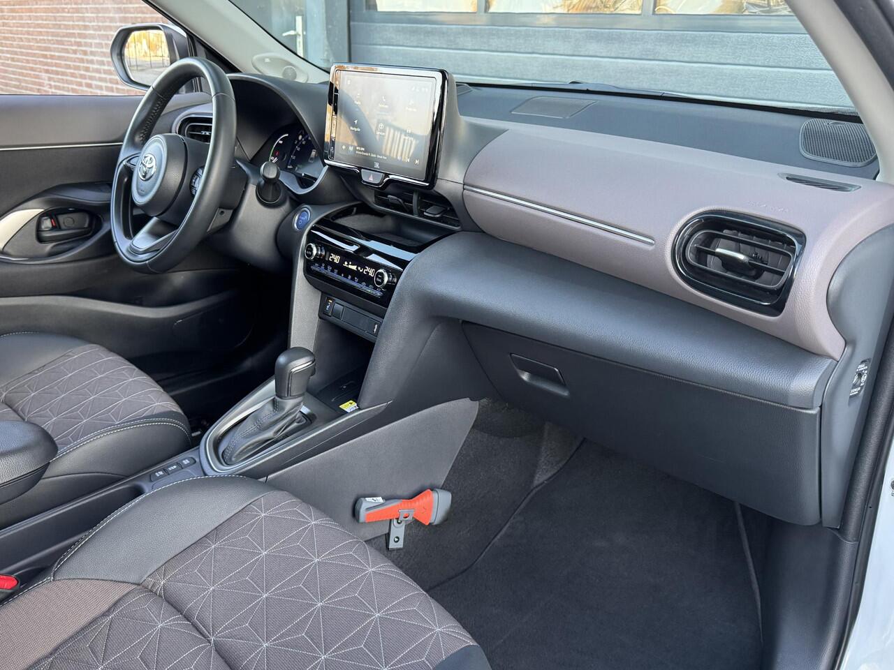 Toyota YARIS CROSS 1.5 HYBRID EXECUTIVE I AUTOMAAT I P-CAMERA I APPLE CARPLAY I CLIMATE CONTROL