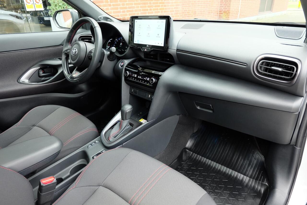 Toyota YARIS Cross 1.5 Hybrid GR Sport / Pano / HuD / JBL / Matrix