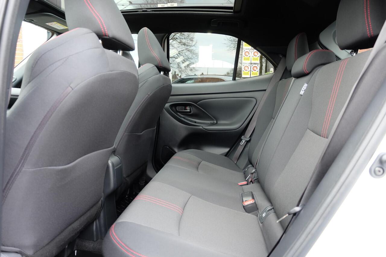 Toyota YARIS Cross 1.5 Hybrid GR Sport / Pano / HuD / JBL / Matrix