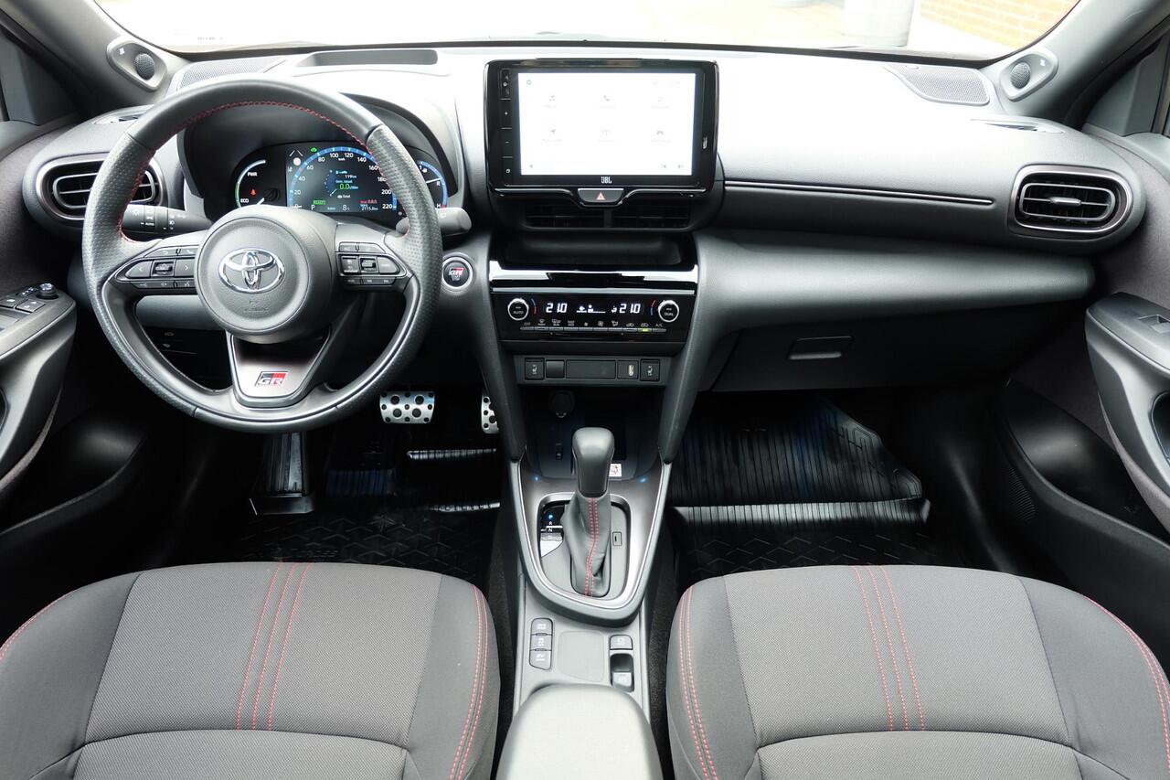 Toyota YARIS Cross 1.5 Hybrid GR Sport / Pano / HuD / JBL / Matrix