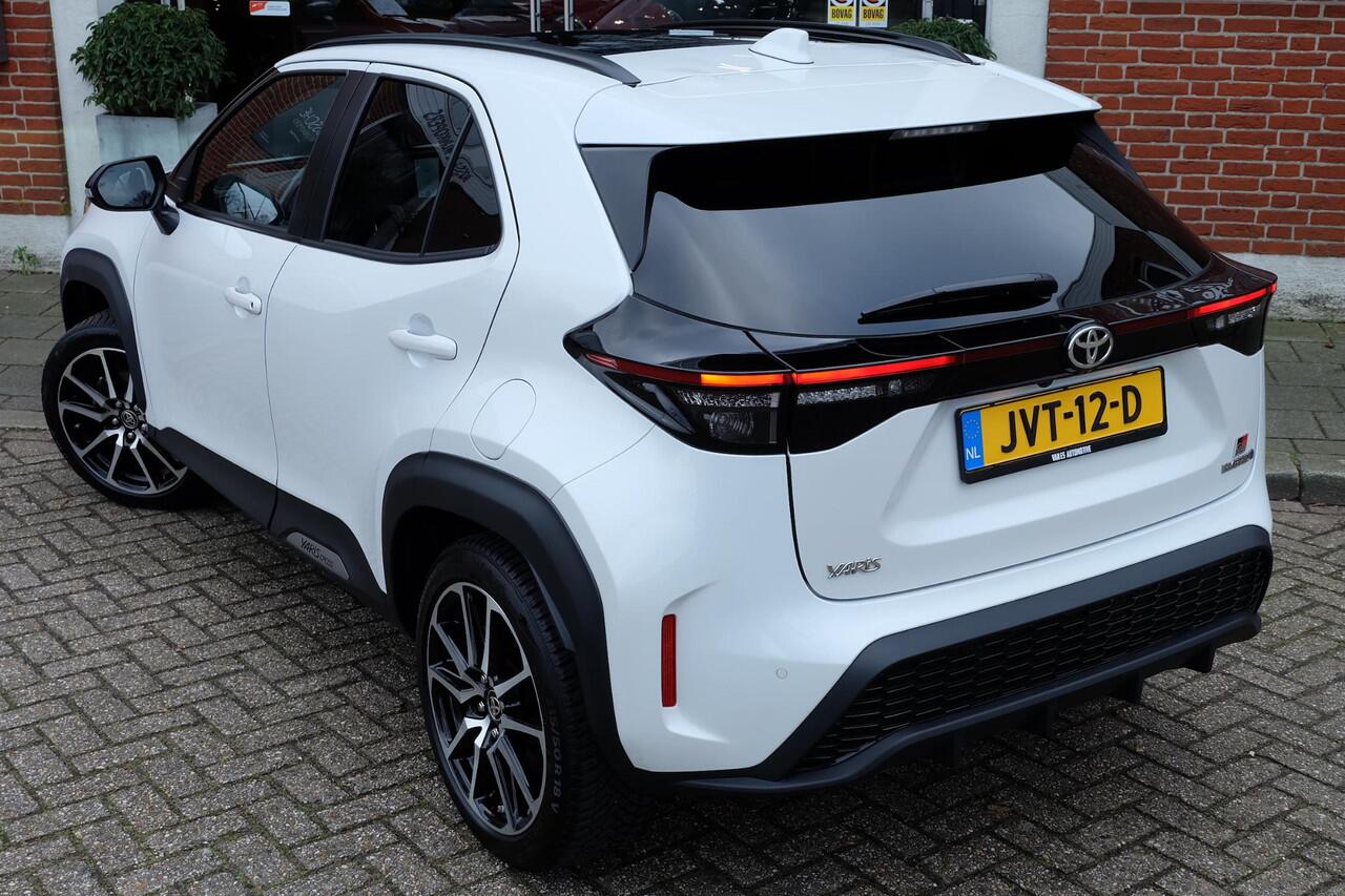 Toyota YARIS Cross 1.5 Hybrid GR Sport / Pano / HuD / JBL / Matrix