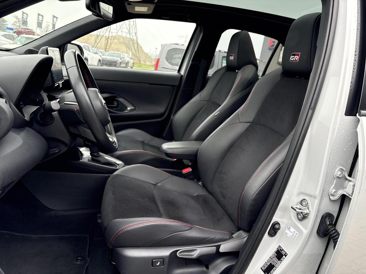 Toyota YARIS Cross 1.5 Hybrid GR Sport **DODEHOEK DETECTIE/ PANORMA/ PARKEERSENSOREN**