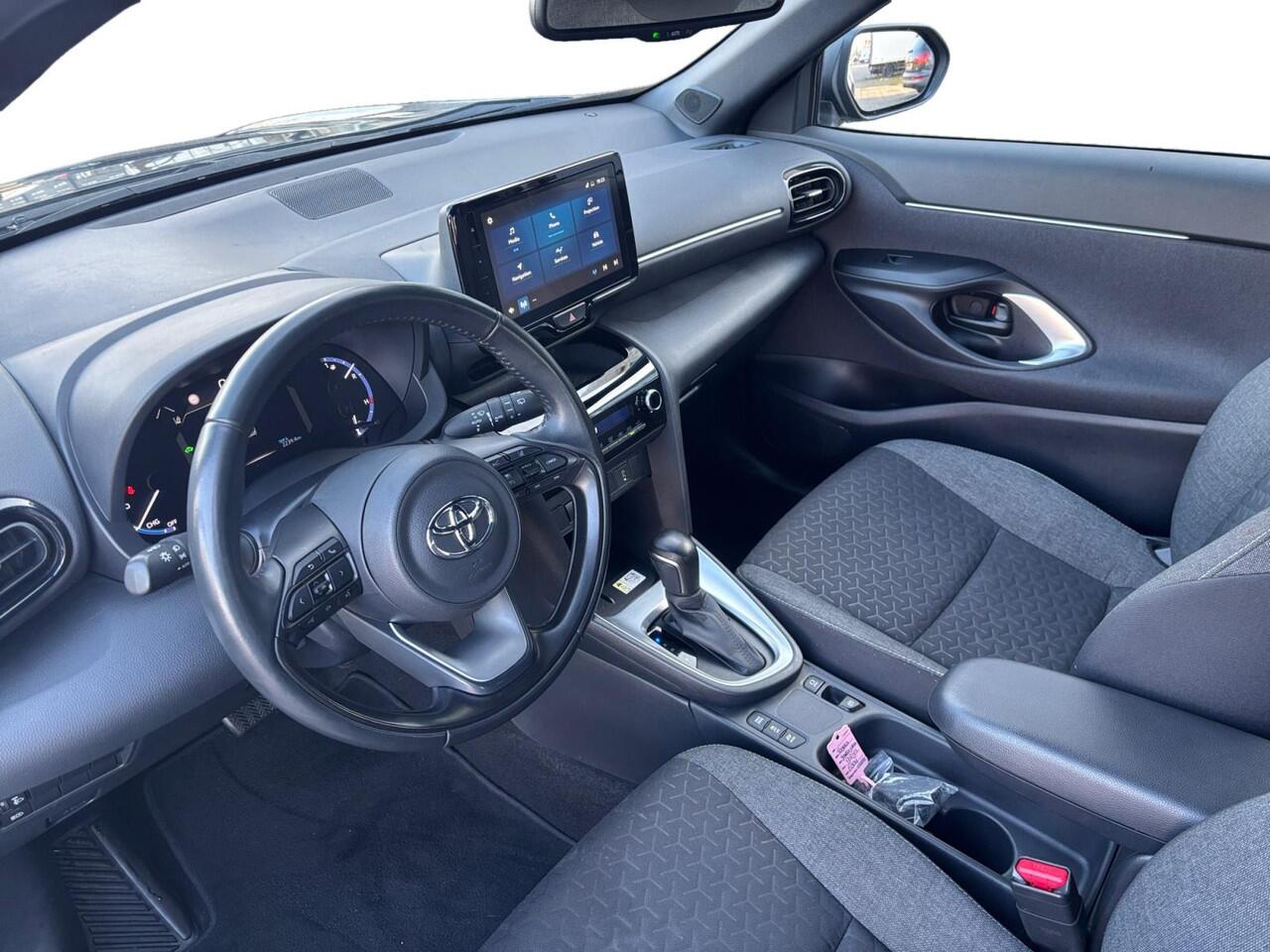 Toyota YARIS Cross Dynamic | CAMERA | NAVI | APPLE CAR PLAY / ANDROID AUTO | KEYLESS |