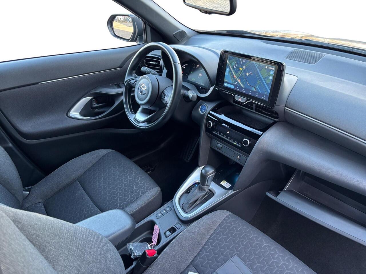 Toyota YARIS Cross Dynamic | CAMERA | NAVI | APPLE CAR PLAY / ANDROID AUTO | KEYLESS |