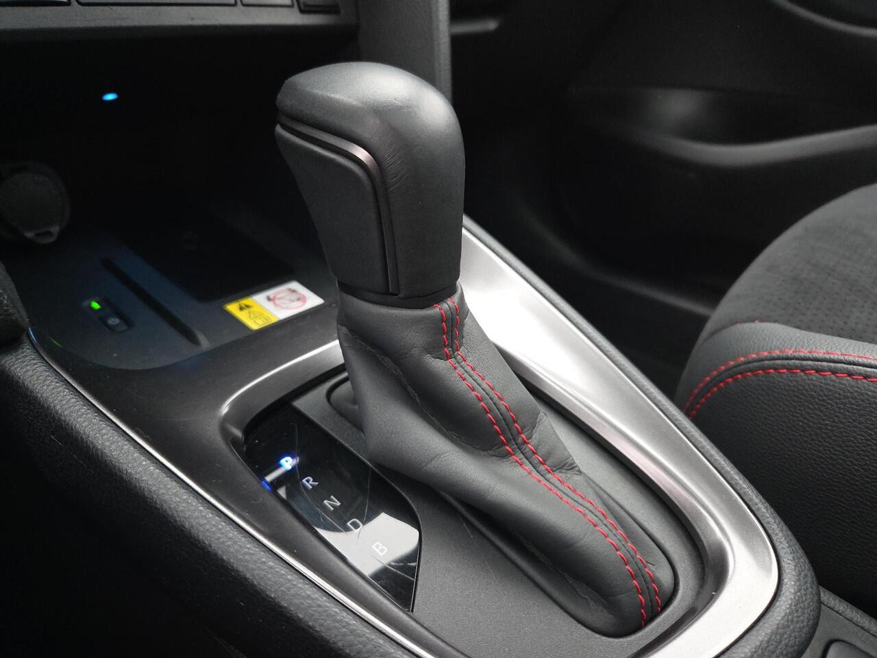 Toyota YARIS Cross 1.5 Hybrid GR Sport | Panorama dak | Apple CarPlay | Blindspot | Rijklaar incl. garantie |