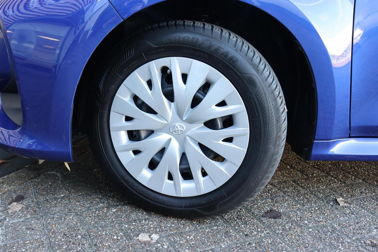 Toyota YARIS 1.5 Hybrid Active, Navigatie, Apple Carplay /Android Auto