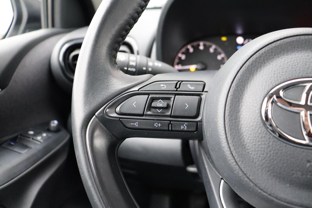 Toyota YARIS 1.5 VVT-i Active, Apple carplay, Android auto