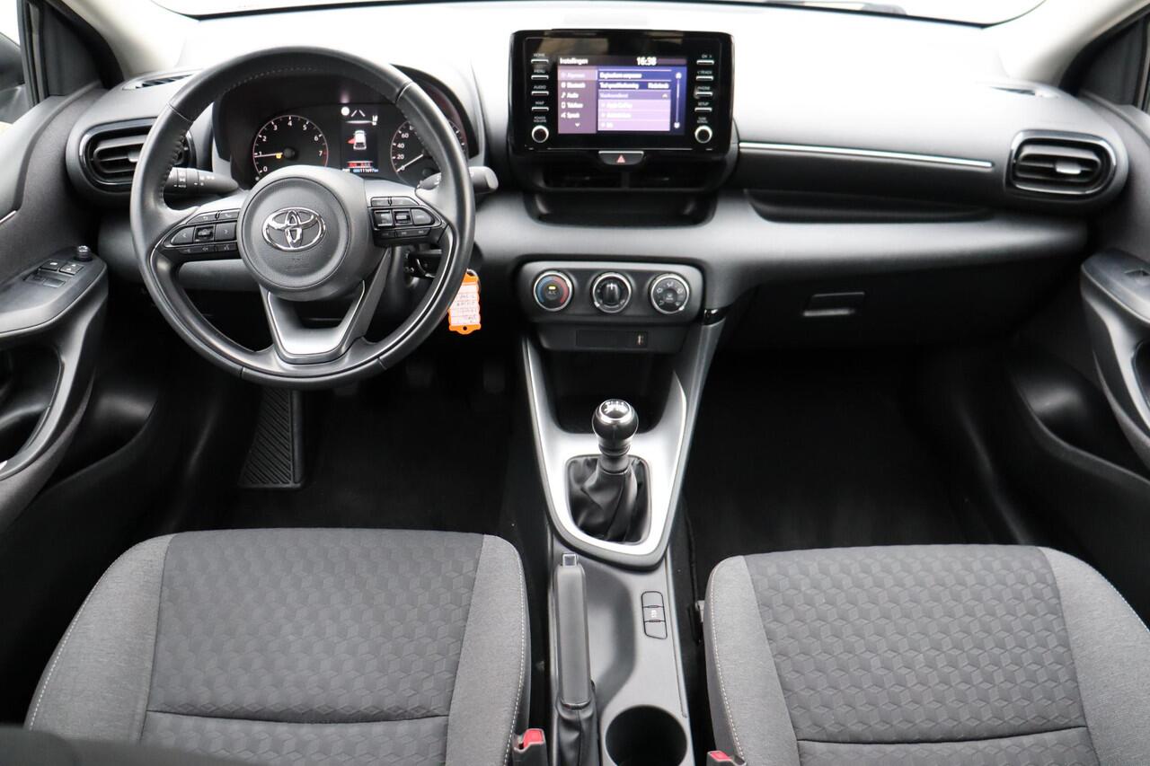 Toyota YARIS 1.5 VVT-i Active, Apple carplay, Android auto
