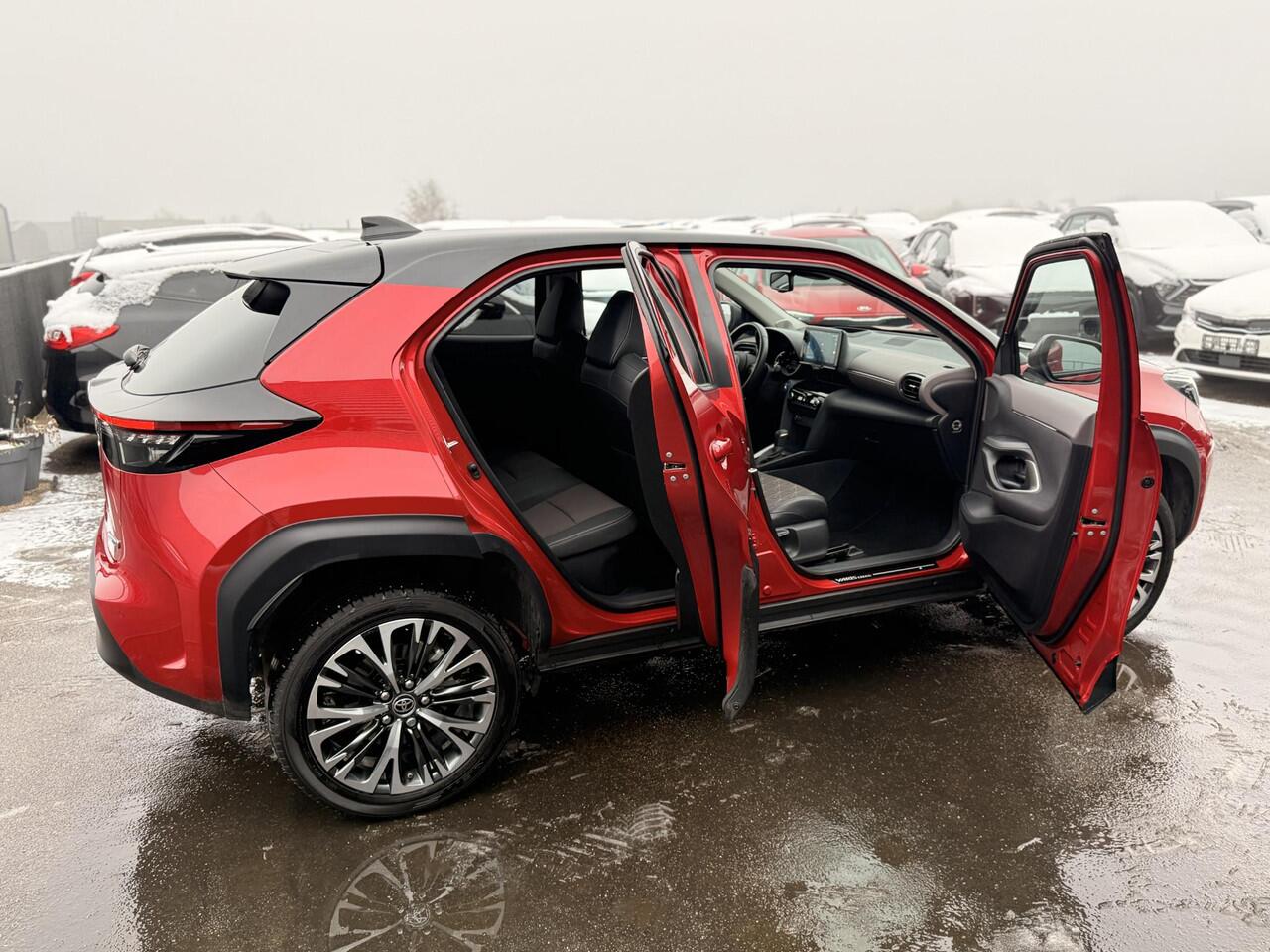 Toyota YARIS Cross 1.5 Hybrid Executive HUD, Dodehoekdetectie, Stoelverwarming, Parkeersensoren, LED, LMV, Navigatie