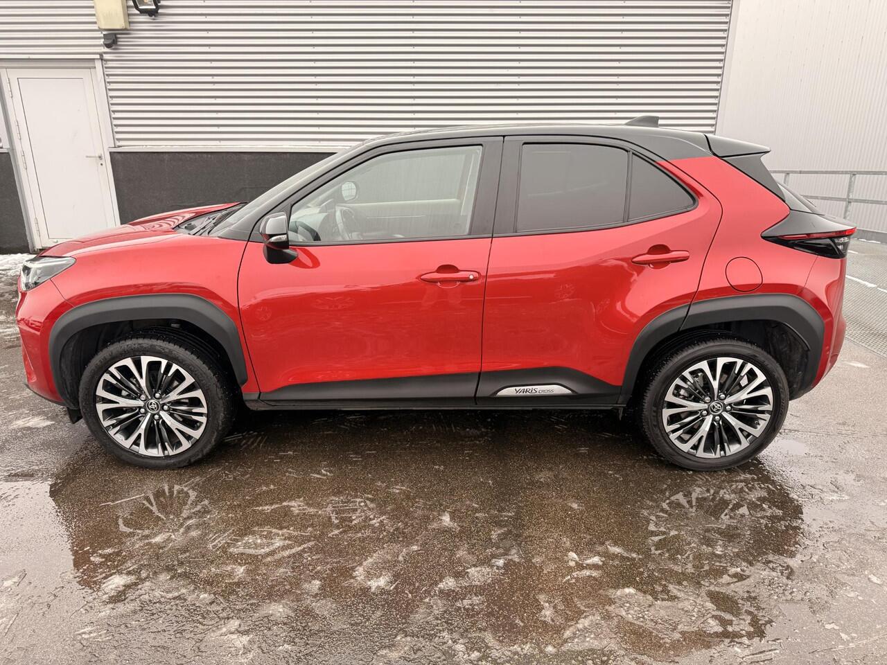 Toyota YARIS Cross 1.5 Hybrid Executive HUD, Dodehoekdetectie, Stoelverwarming, Parkeersensoren, LED, LMV, Navigatie