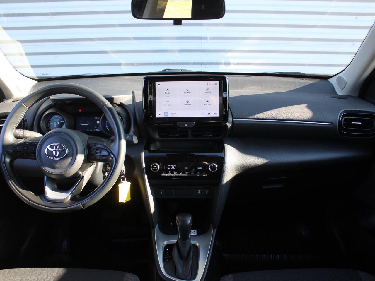 Toyota YARIS Cross 1.5 Hybrid Active | Trekhaak | Stoelverwarming | Camera | Navi | Cruise adapt. | Clima | 16" LM | Draadloze lader | LED | 1e Eigenaar |