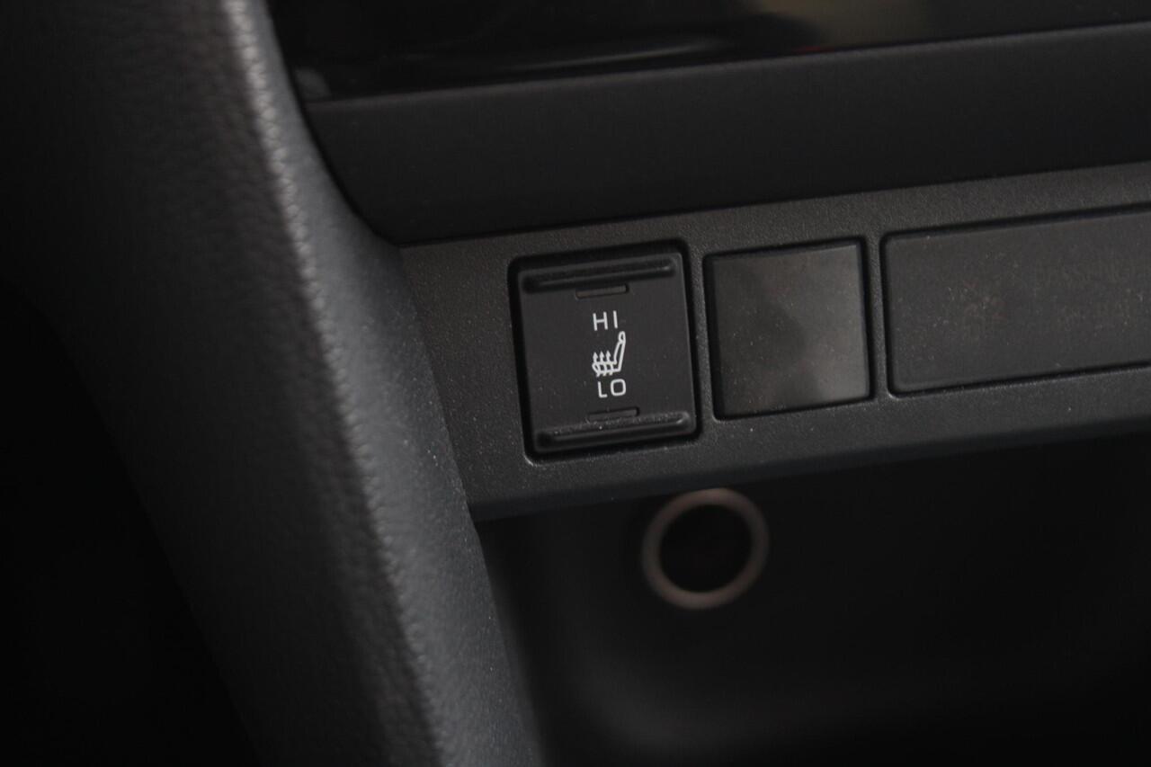 Toyota YARIS Cross 1.5 Hybrid Explore Stoelverwarming, Cruise Control Adaptief, Keyless Entry/Start, Achteruitrijcamera, Parkeersensoren Voor en Achter