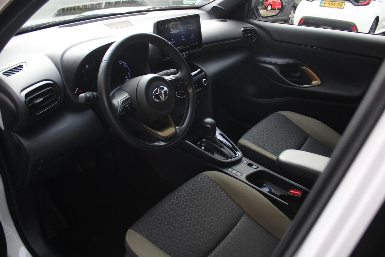 Toyota YARIS Cross 1.5 Hybrid Explore Stoelverwarming, Cruise Control Adaptief, Keyless Entry/Start, Achteruitrijcamera, Parkeersensoren Voor en Achter