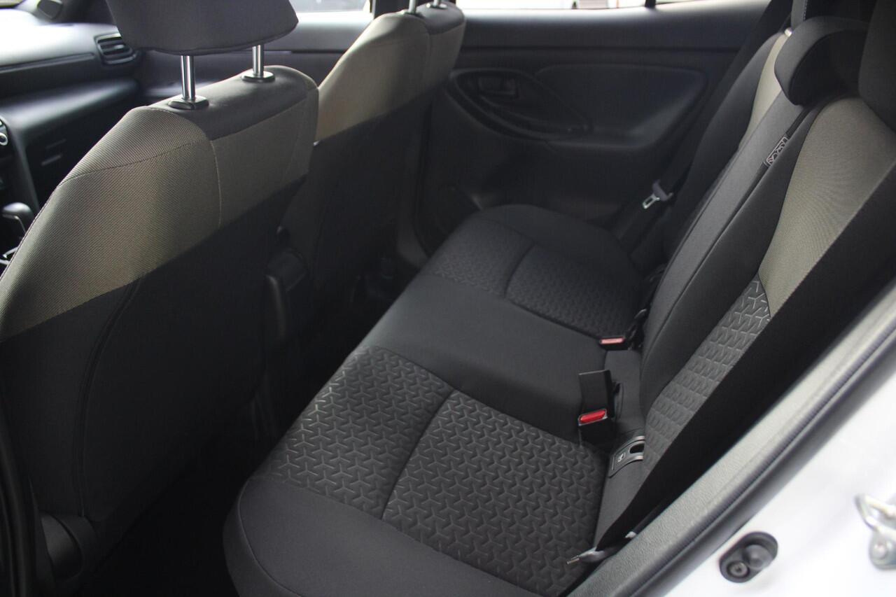 Toyota YARIS Cross 1.5 Hybrid Explore Stoelverwarming, Cruise Control Adaptief, Keyless Entry/Start, Achteruitrijcamera, Parkeersensoren Voor en Achter