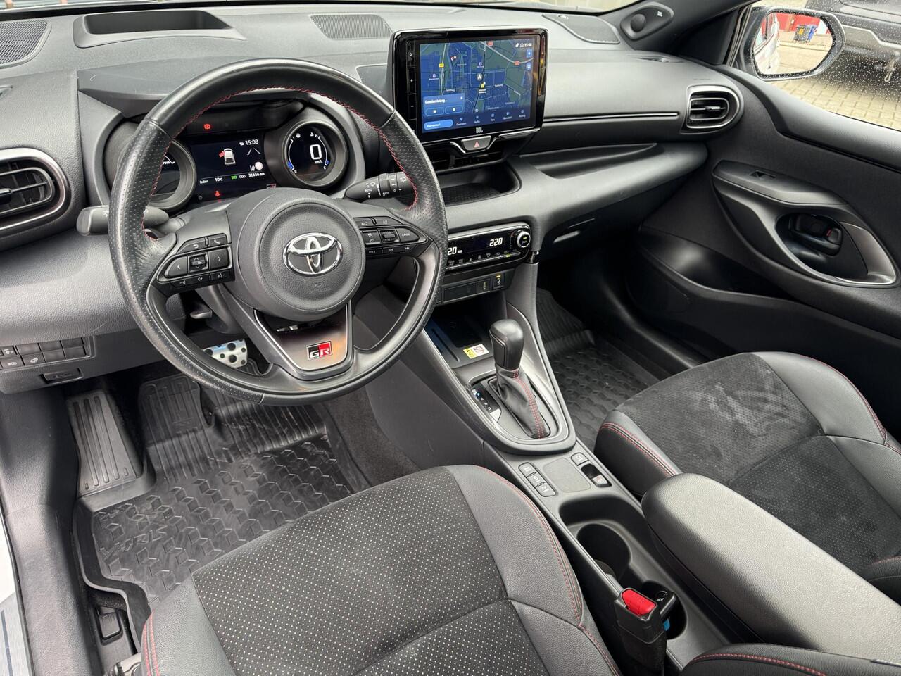 Toyota YARIS 1.5 Hybrid GR Sport Premium Pack, NL-Auto!