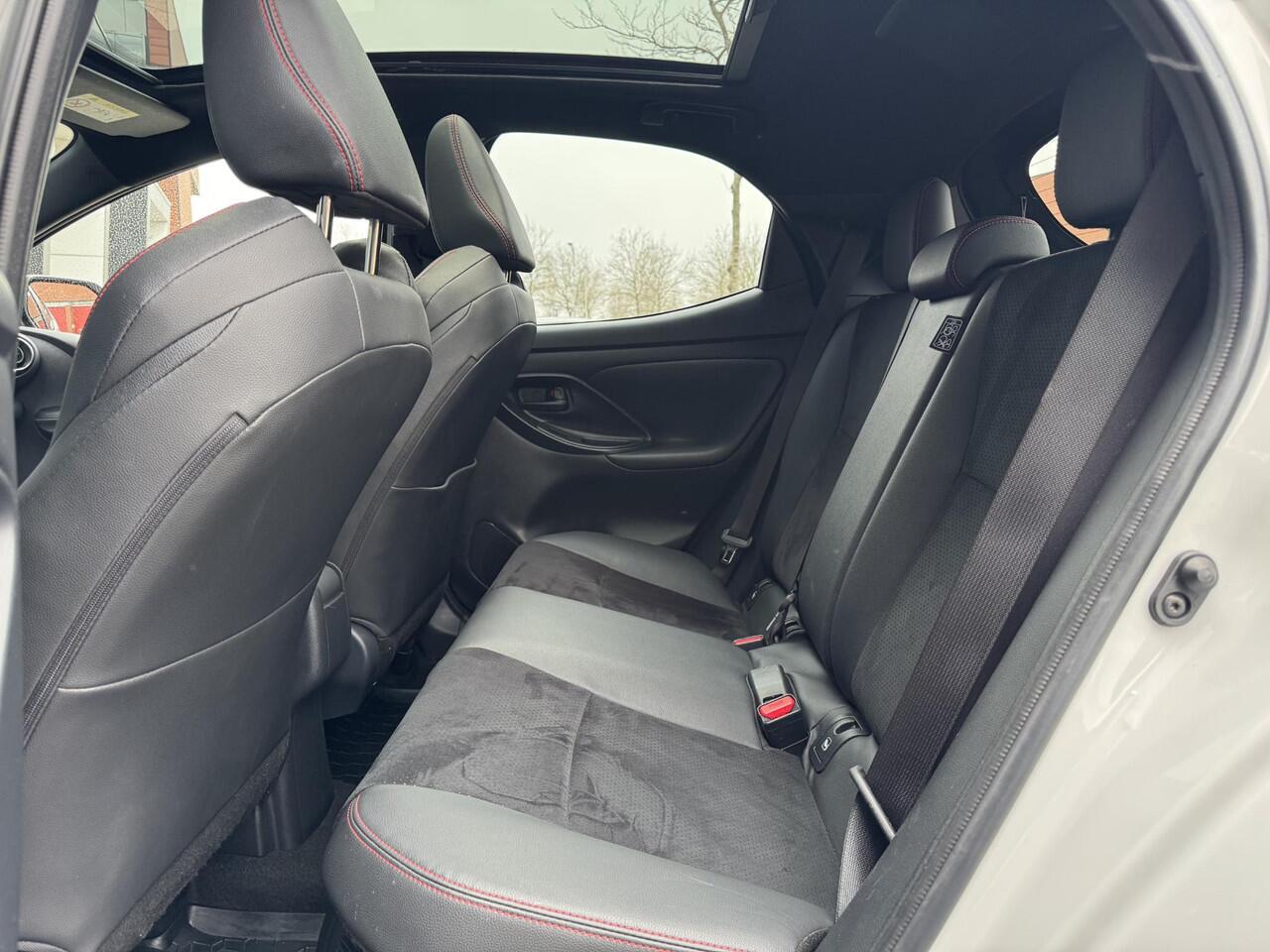 Toyota YARIS 1.5 Hybrid GR Sport Premium Pack, NL-Auto!