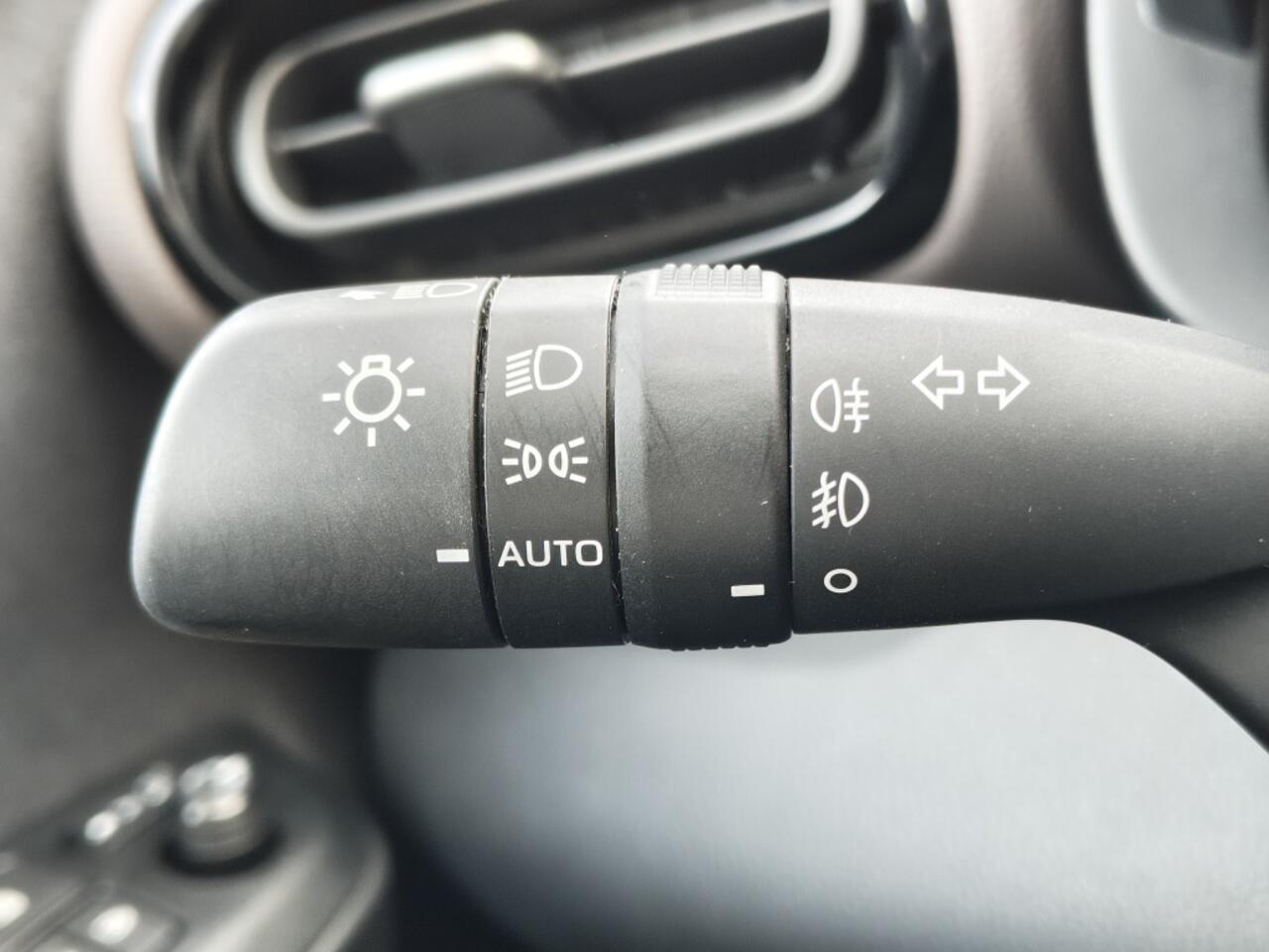 Toyota YARIS Cross 1.5 Hybrid Executive Bi-Tone | JBL | Navi | Stoelverwarming | Se