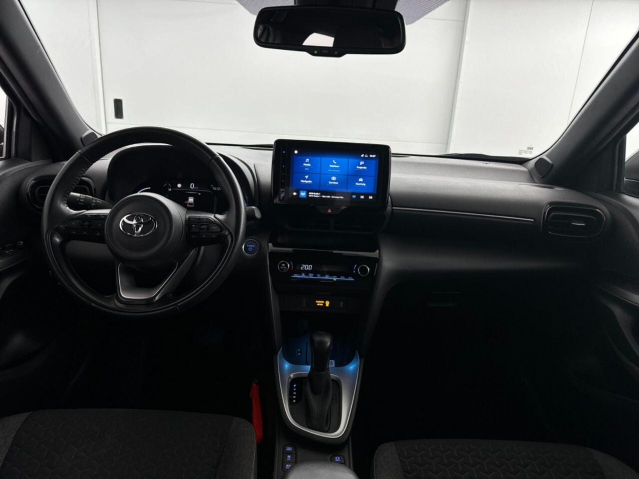Toyota YARIS Cross 1.5 Hybrid Dynamic | Navigatie | 17'' L.M. Velgen | Adaptieve Cruise Control