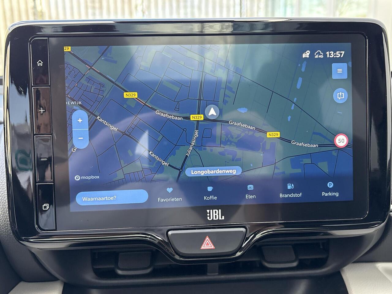 Toyota YARIS 1.5 Hybrid Executive **DODEHOEK DETECTIE/ STOELVERWARMING/ JBL AUDIO/ KEYLESS**