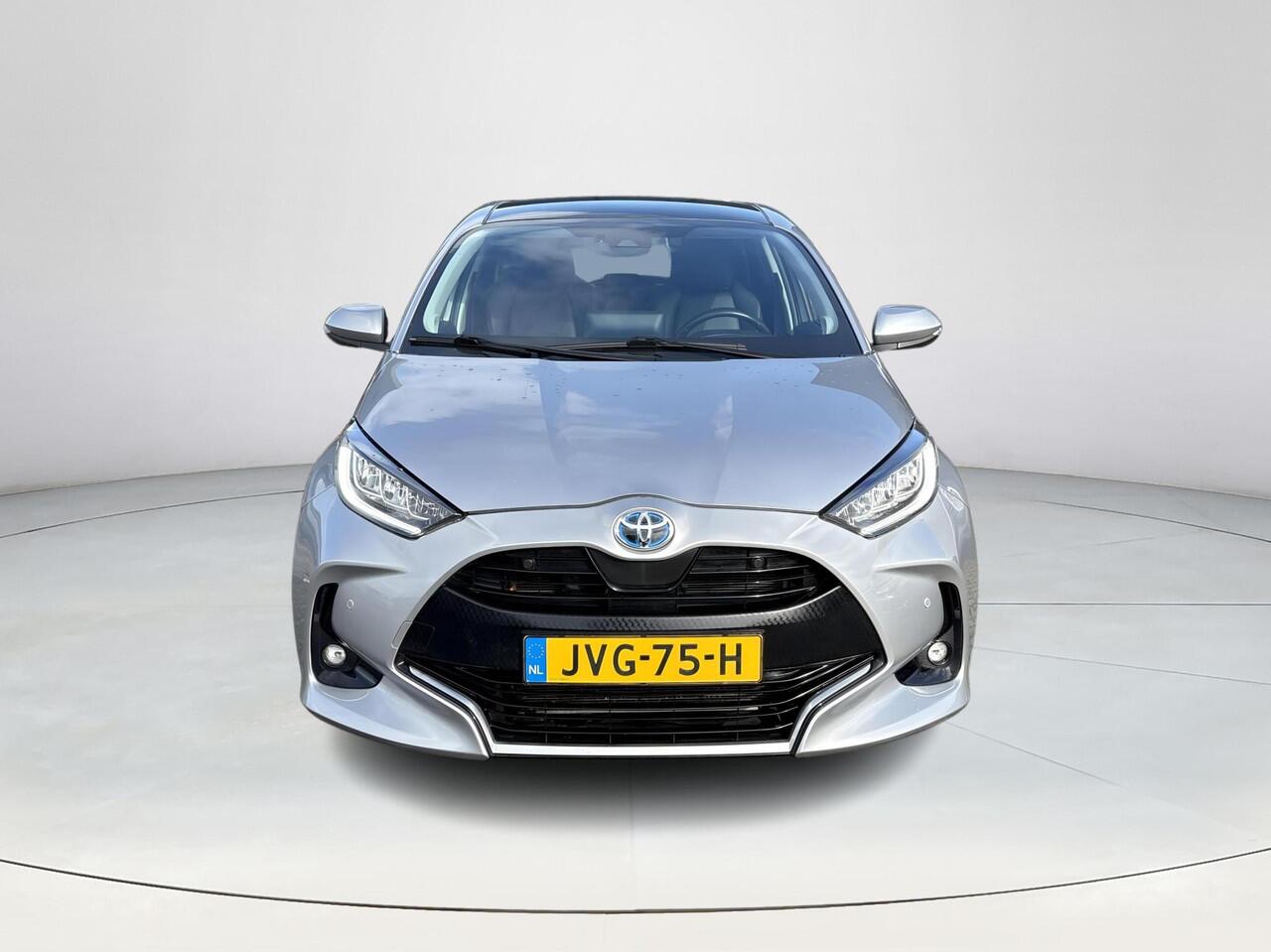 Toyota YARIS 1.5 Hybrid Executive **DODEHOEK DETECTIE/ STOELVERWARMING/ JBL AUDIO/ KEYLESS**