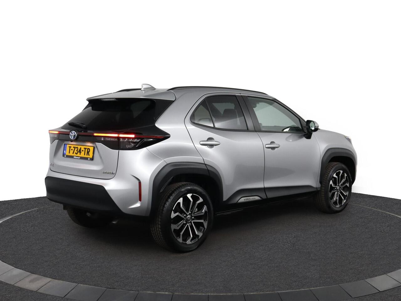 Toyota YARIS Cross 1.5 Hybrid Dynamic | Apple Carplay/Android Auto | Navigatie | Parkeercamera | Adaptieve Cruise Control |