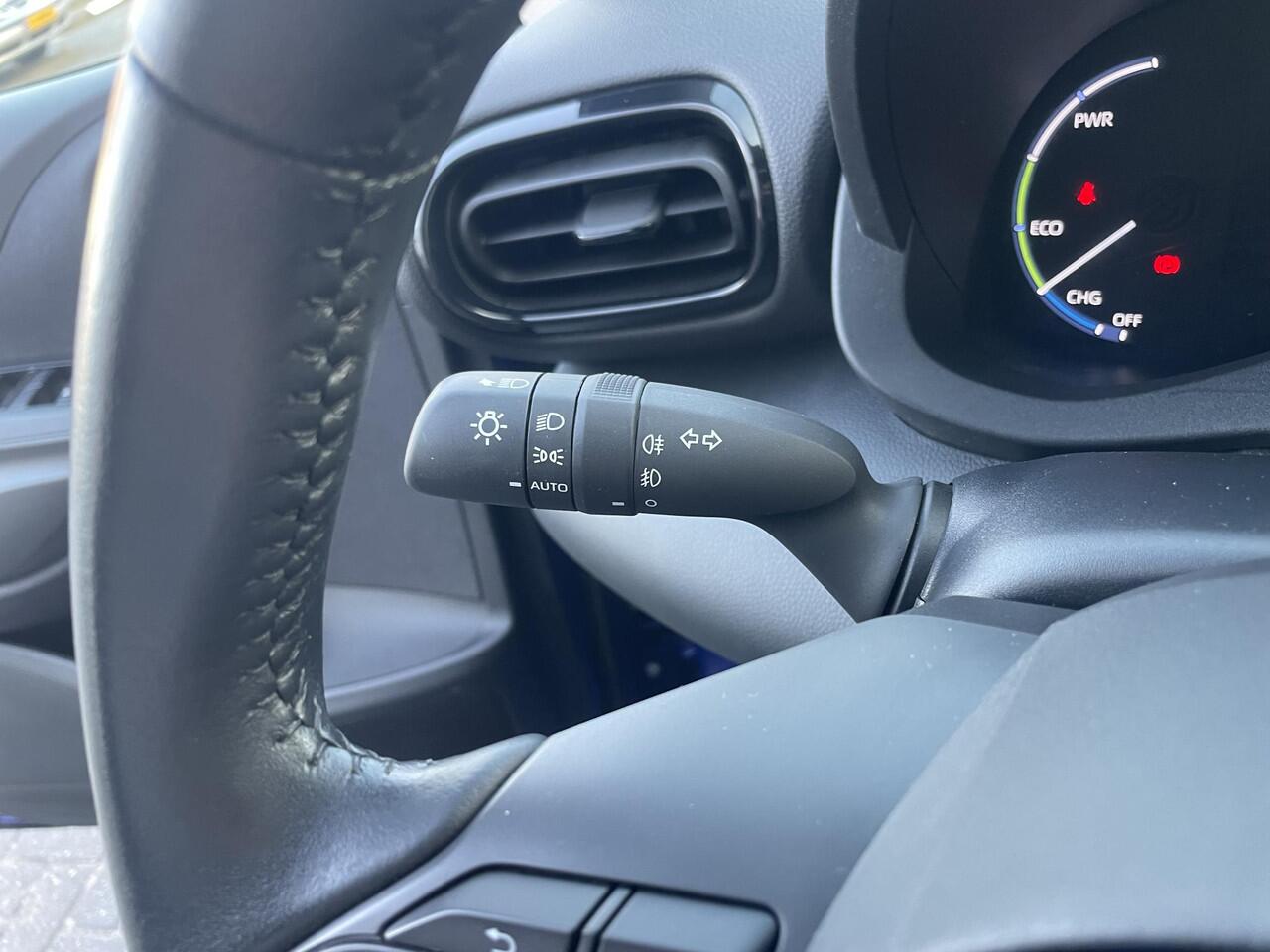 Toyota YARIS Cross 1.5 Hybrid Explore | Org NL en 1e Eigenaar | Bi-tone lak |