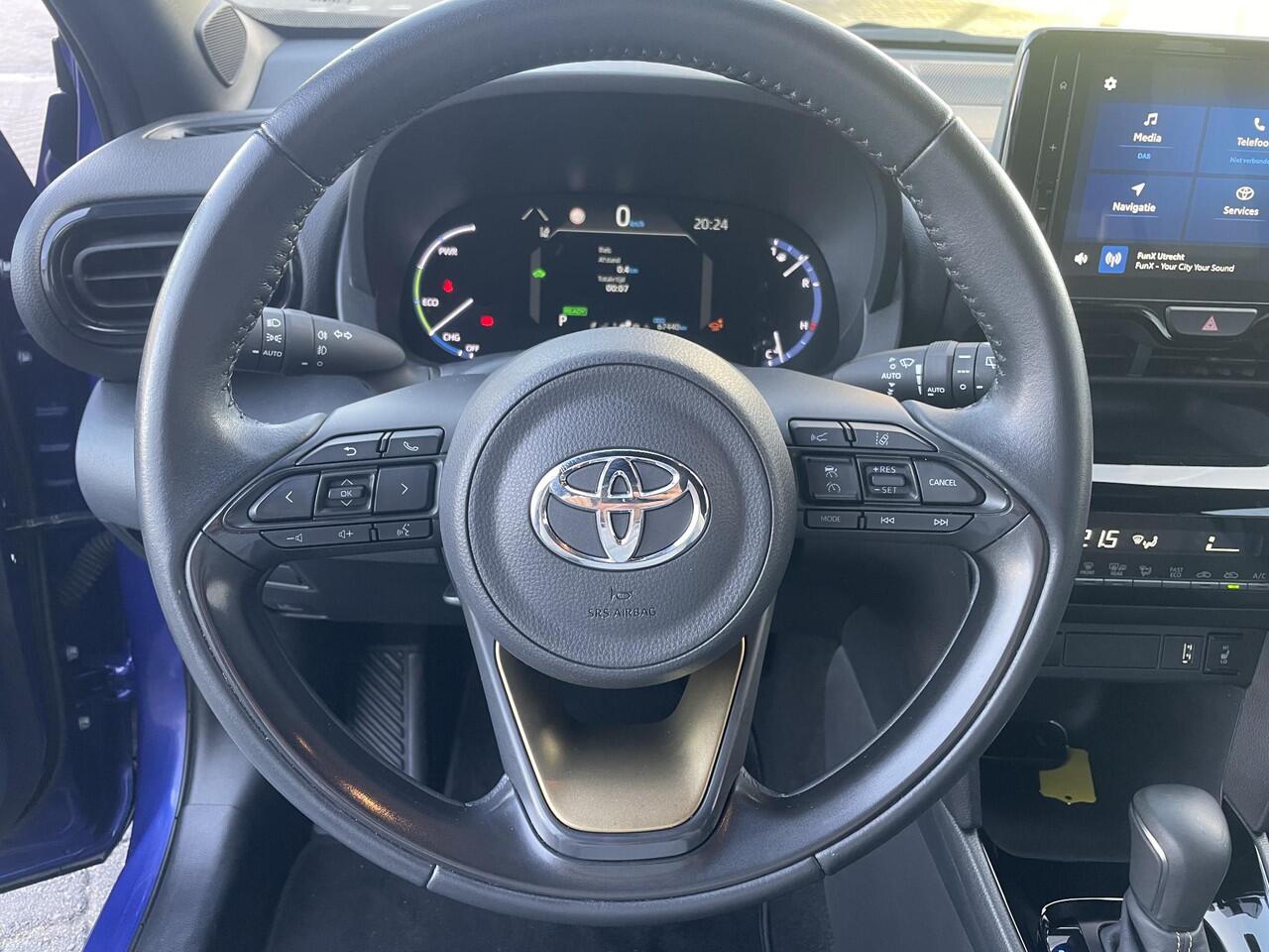 Toyota YARIS Cross 1.5 Hybrid Explore | Org NL en 1e Eigenaar | Bi-tone lak |