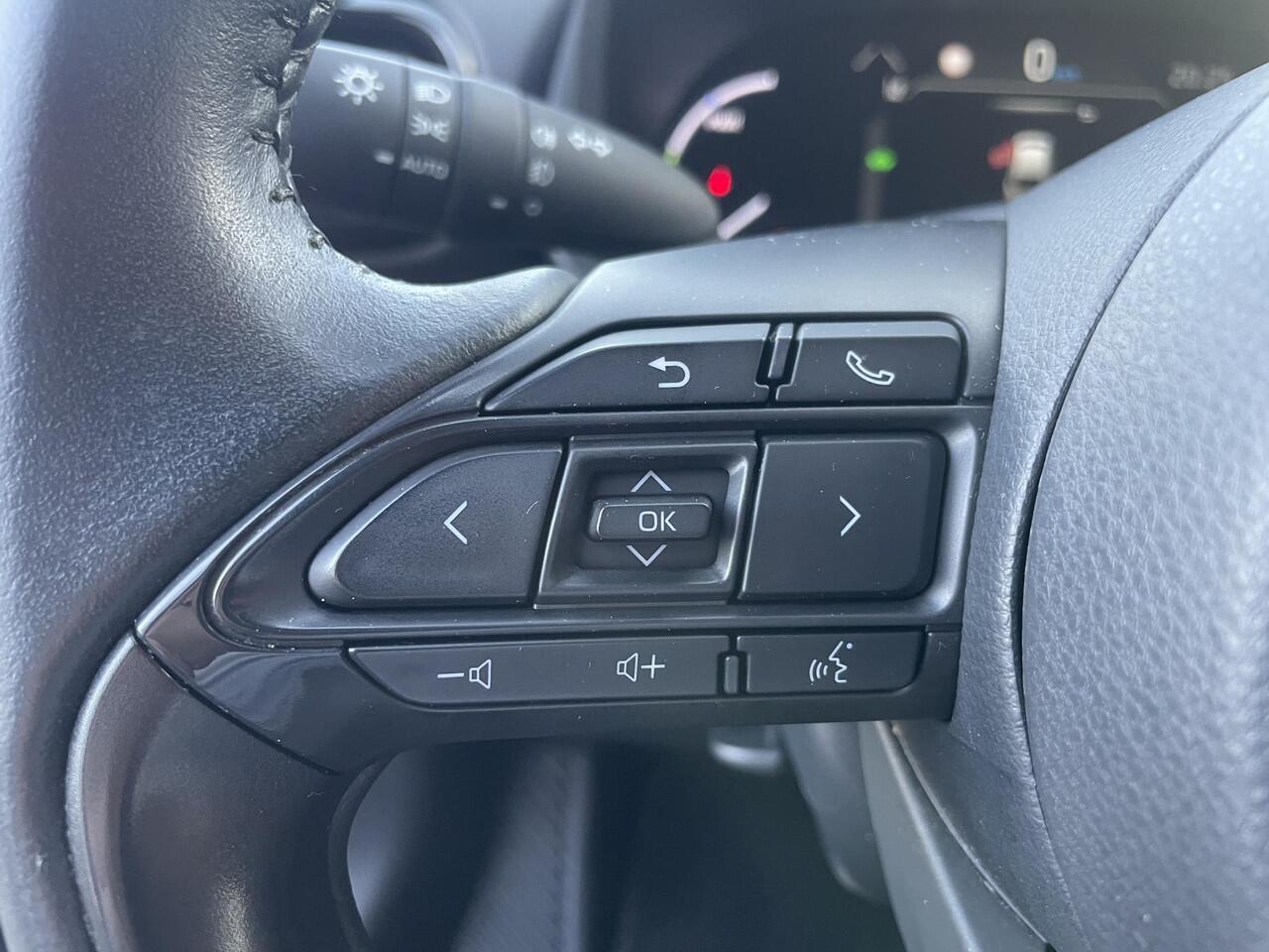 Toyota YARIS Cross 1.5 Hybrid Explore | Org NL en 1e Eigenaar | Bi-tone lak |