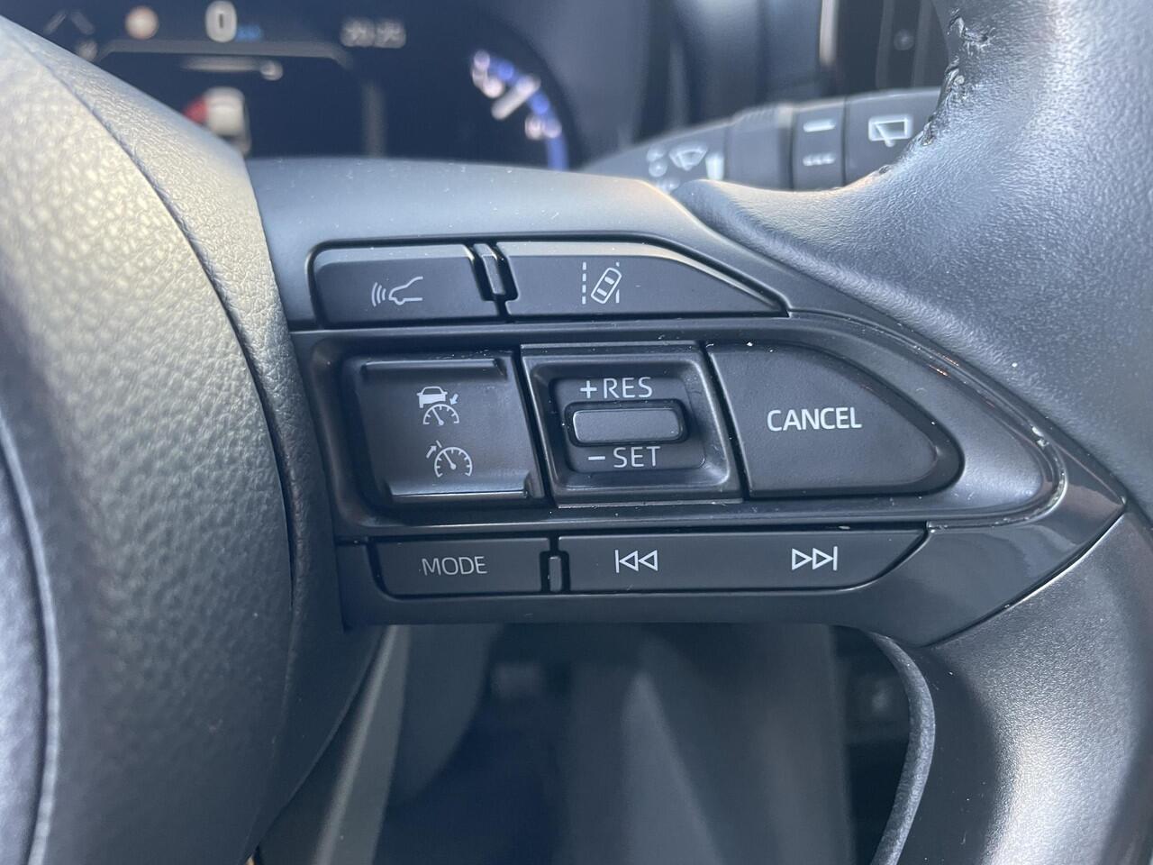 Toyota YARIS Cross 1.5 Hybrid Explore | Org NL en 1e Eigenaar | Bi-tone lak |