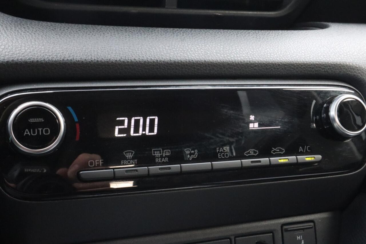 Toyota YARIS 1.5 Hybrid Dynamic Limited | Stoelverwarming | Parkeersensoren