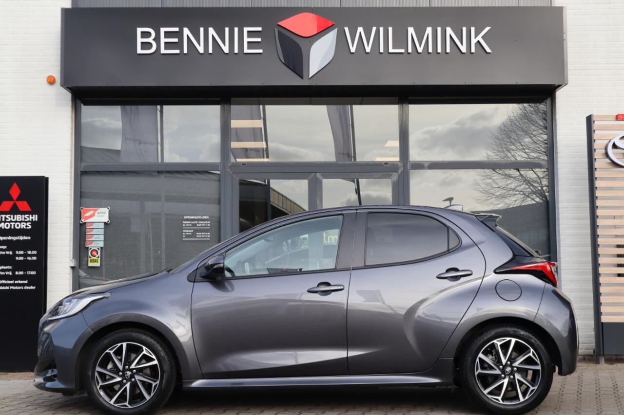 Toyota YARIS 1.5 Hybrid Dynamic Limited | Stoelverwarming | Parkeersensoren
